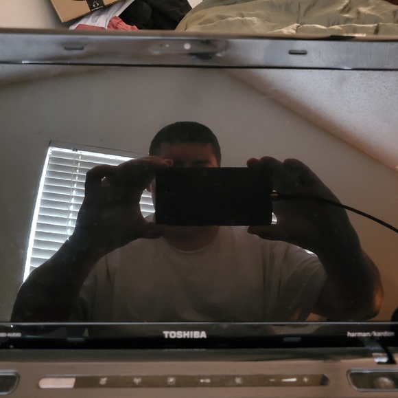 Toshiba Satellite Laptop Excellent Condition - Picture 3 of 3